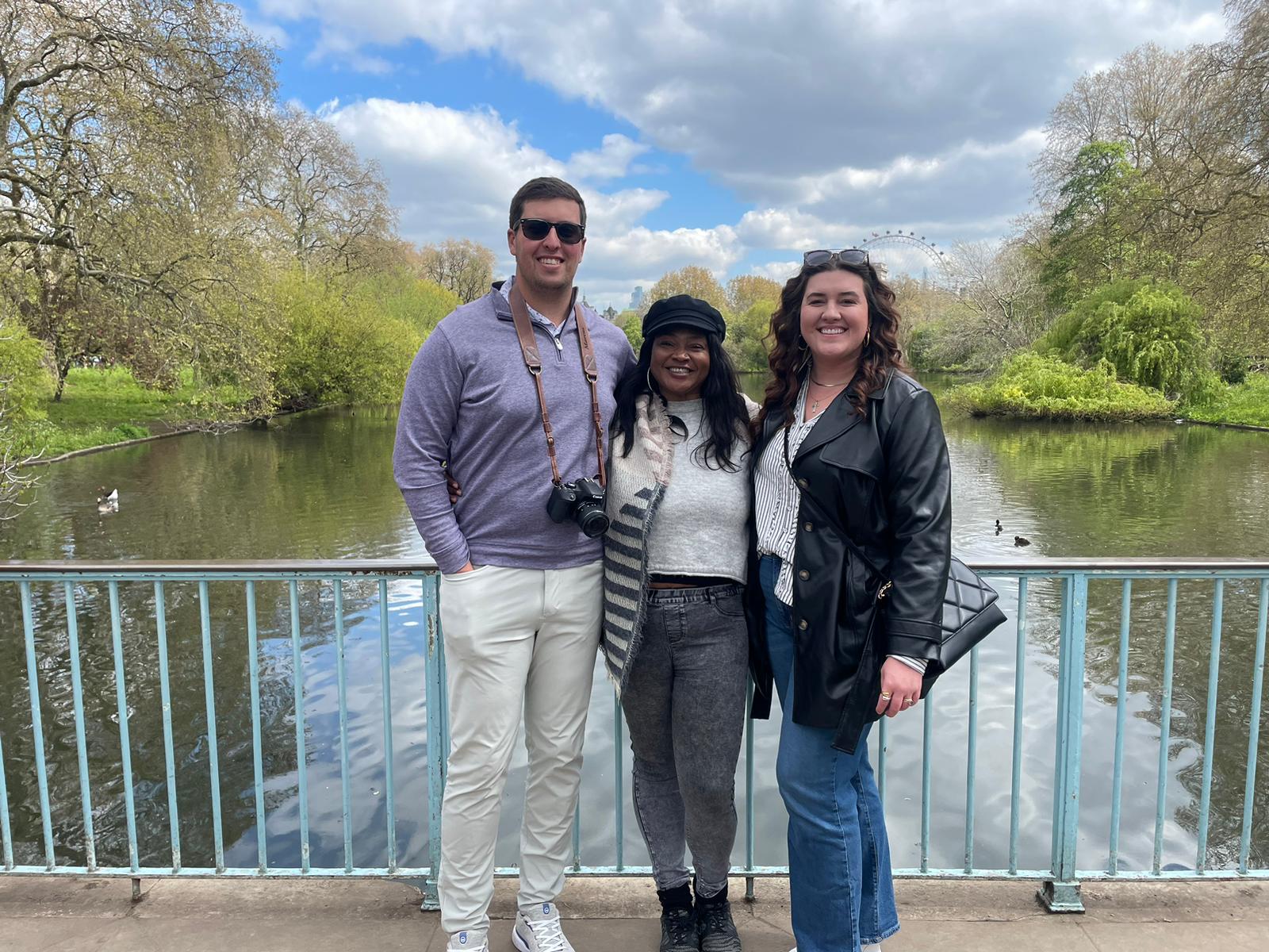 Romantic couple tour at St James Park bridge during private London experience